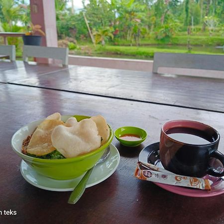 Talaga Tomohon Home Stay And Fishing Pond Exteriör bild