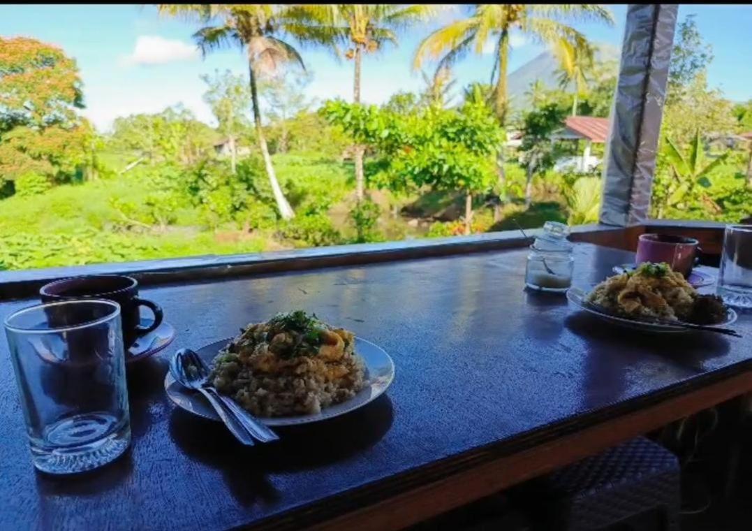 Talaga Tomohon Home Stay And Fishing Pond Exteriör bild