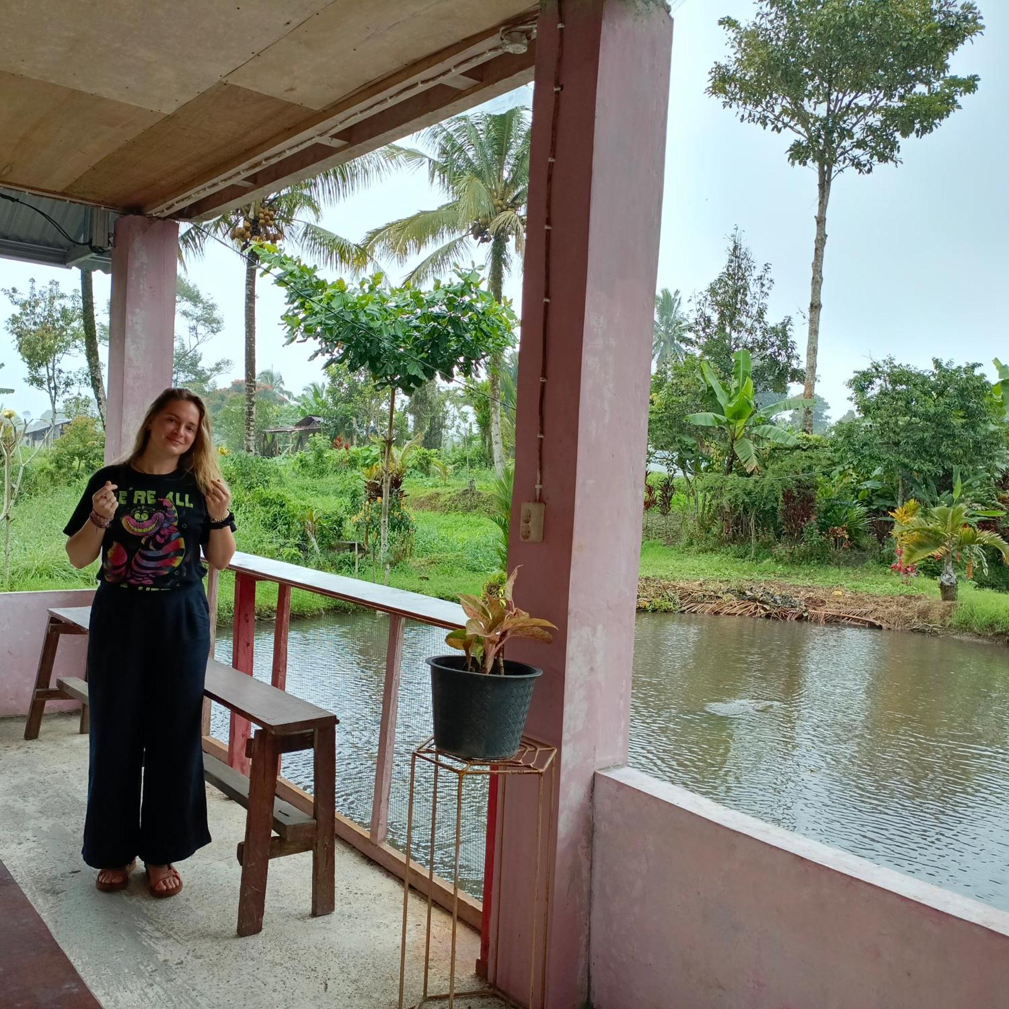 Talaga Tomohon Home Stay And Fishing Pond Exteriör bild