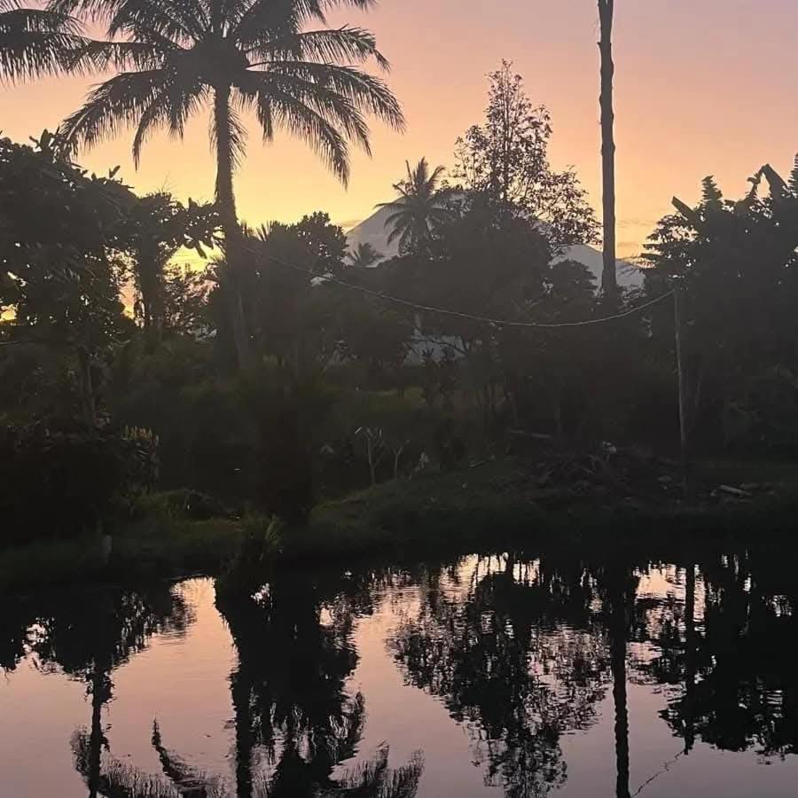 Talaga Tomohon Home Stay And Fishing Pond Exteriör bild