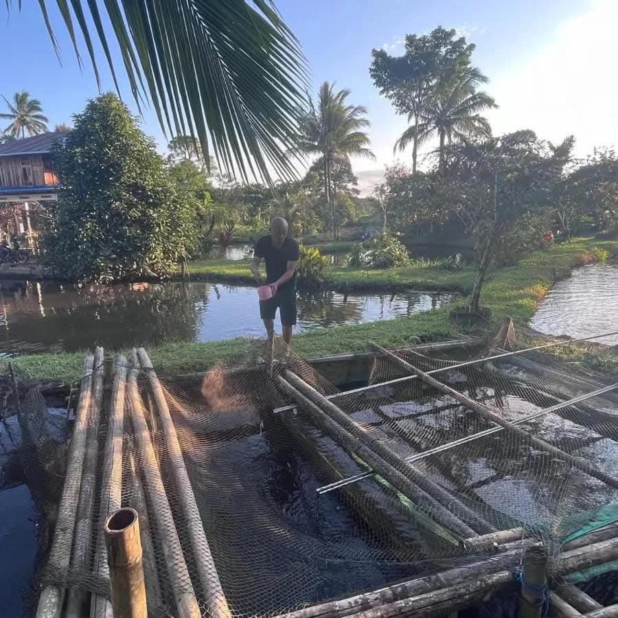 Talaga Tomohon Home Stay And Fishing Pond Exteriör bild